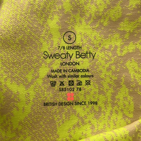 Sweaty Betty Tank and capri leggings set - Picture 3 of 4